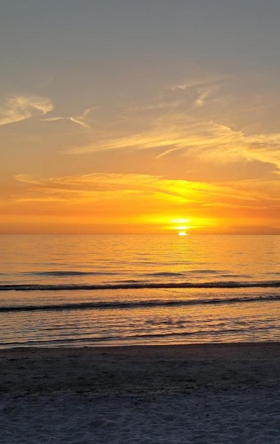 It'S A Shore Thing - Stay, Relax, & Enjoy! Clearwater Beach Exterior photo